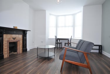 1 bed flat, Addison Road, Flat 2, North Hill, Plymouth, PL48LL - Image 2